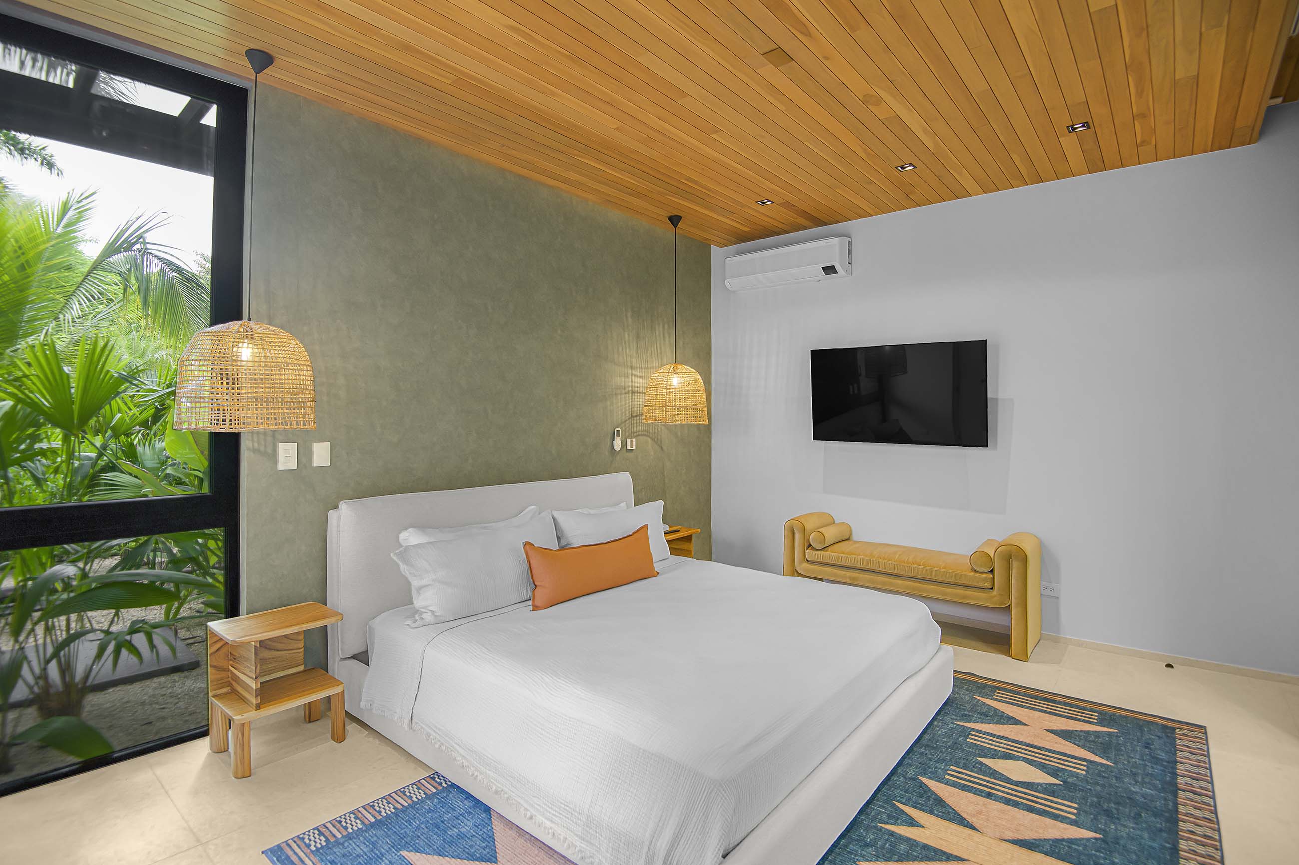 Bedroom — 29 / 33