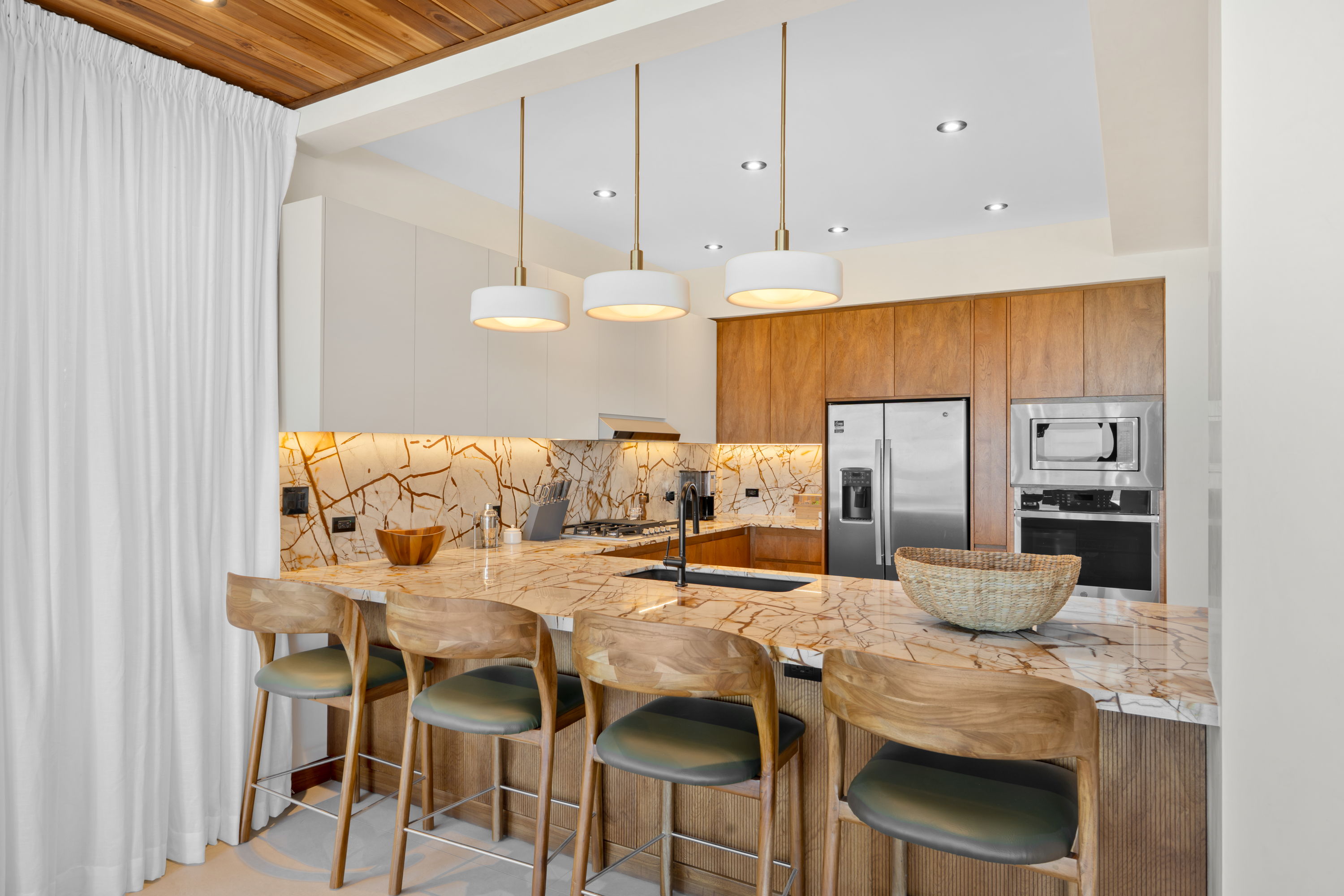 Kitchen — 10 / 13