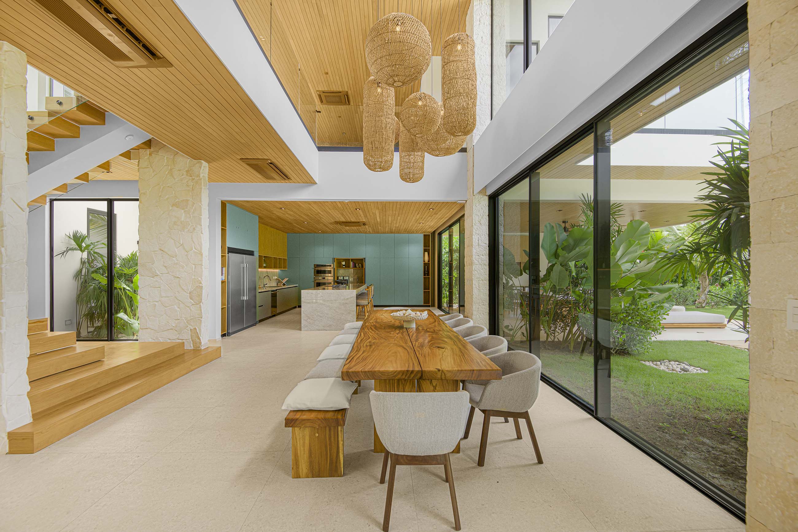 Kitchen — 2 / 13