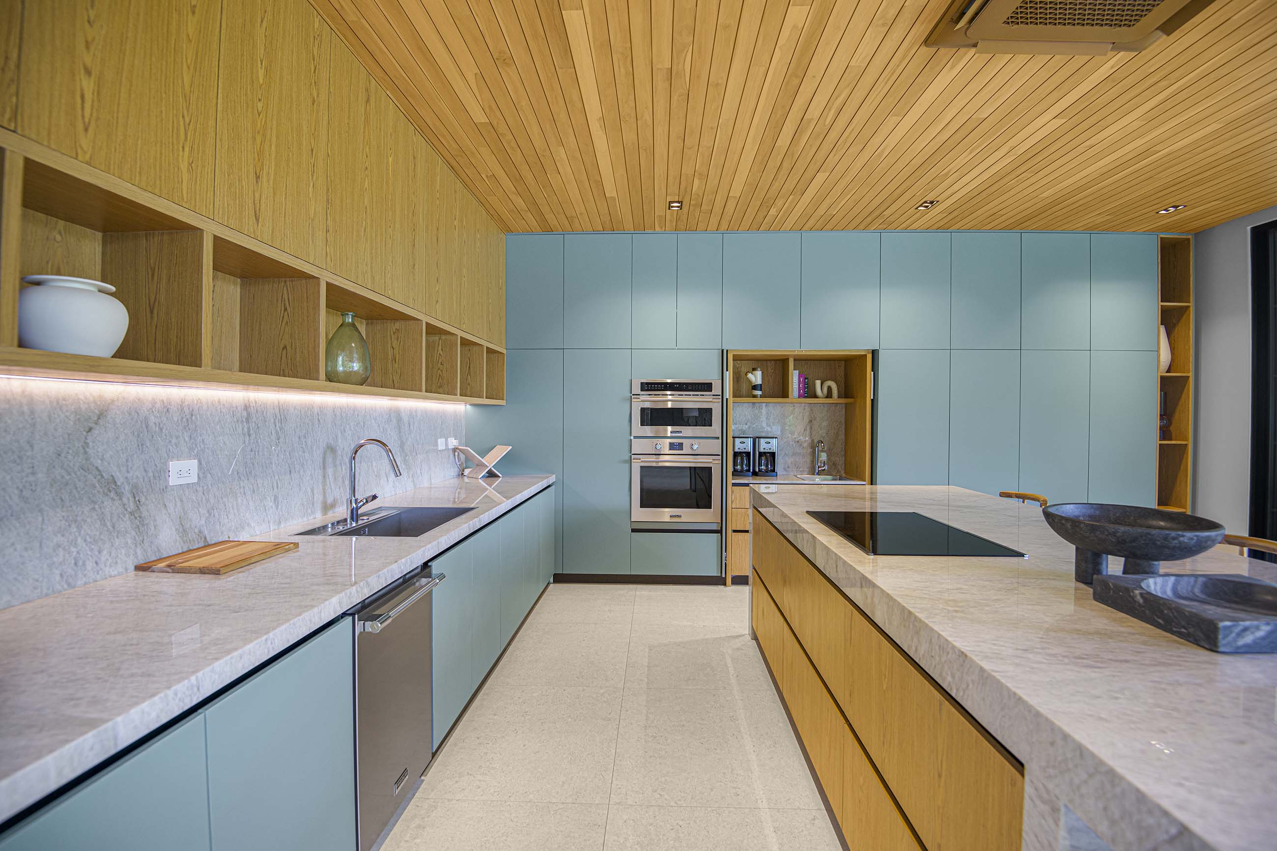 Kitchen — 7 / 13